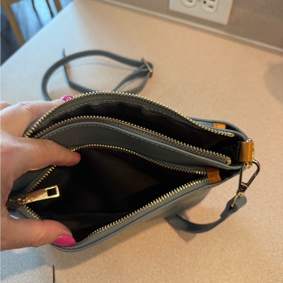 Divina Firenze Greenish Blu Leather Crossbody Bag - Picture 5 of 7